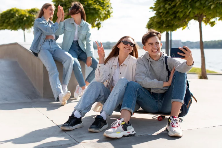 Estrategias de marketing para la generación Z: Conectando con los consumidores del futuro, MoodWebs, redes sociales, marketing digital, posicionamiento web, posicionamiento SEO, SEO, generación Z