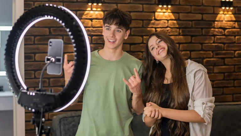 El poder de los nano y microinfluencers en el marketing digital: Estableciendo conexiones auténticas con tu audiencia, MoodWebs, redes sociales, marketing digital, influencers, nano influencer, micro influencer